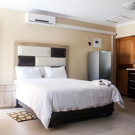 Mbopha Guest House Ulundi Exterior photo